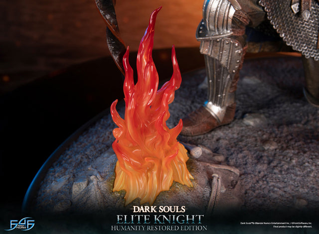 Dark Souls - Elite Knight: Humanity Restored Edition (ek_kneeling_st_14.jpg)