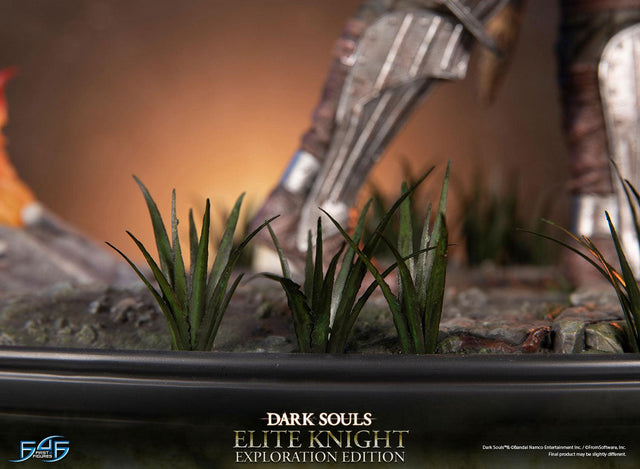 Dark Souls - Elite Knight: Exploration Edition (ek_walking_st_23.jpg)