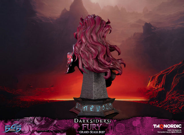 Darksiders - Fury Grand Scale Bust (furybustst_04.jpg)