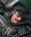 Guts: Black Swordsman (Regular) (guts-reg-v-09.jpg)