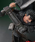 Guts: Black Swordsman (Regular) (guts-reg-v-19.jpg)