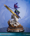 Yu-Gi-Oh! – Dark Magician (Definitive Blue Edition)  (launchphoto_dmblue_de-10.jpg)