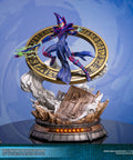 Yu-Gi-Oh! – Dark Magician (Definitive Blue Edition)  (launchphoto_dmblue_de-16.jpg)