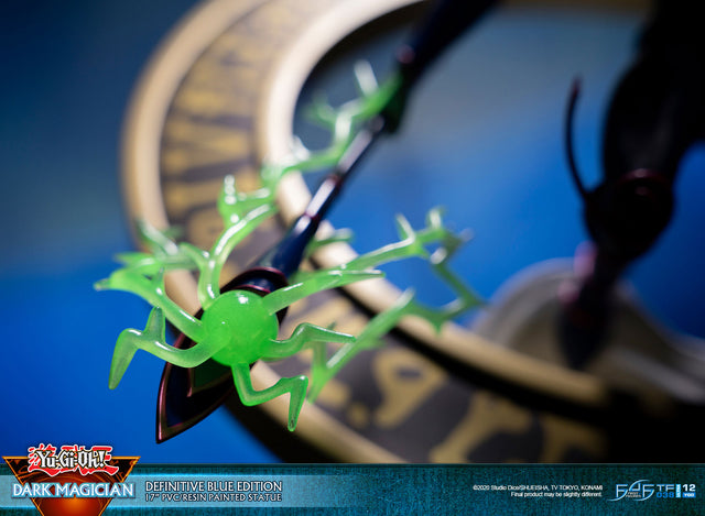 Yu-Gi-Oh! – Dark Magician (Definitive Blue Edition)  (launchphoto_dmblue_de-18.jpg)