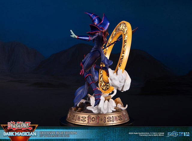 Yu-Gi-Oh! – Dark Magician (Exclusive Blue Edition)   (launchphoto_dmblue_ex-06.jpg)