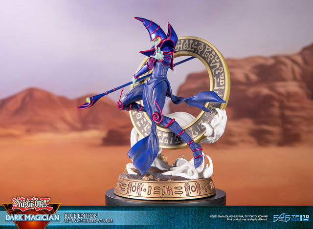 Yu-Gi-Oh! – Dark Magician (Standard Blue Edition)  (launchphoto_dmblue_st-07.jpg)