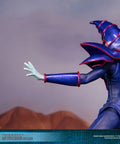 Yu-Gi-Oh! – Dark Magician (Standard Blue Edition)  (launchphoto_dmblue_st-11.jpg)