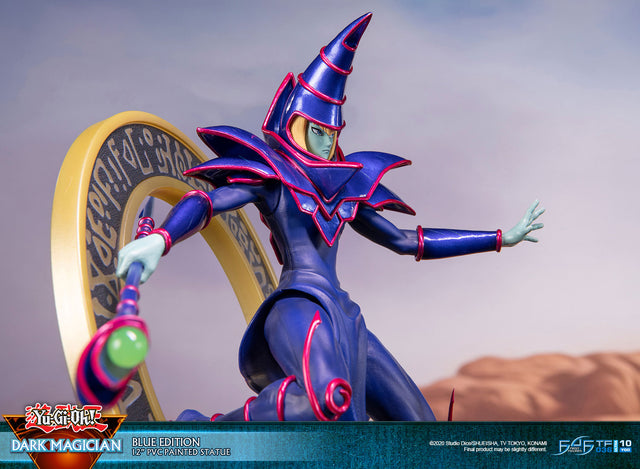 Yu-Gi-Oh! – Dark Magician (Standard Blue Edition)  (launchphoto_dmblue_st-18.jpg)