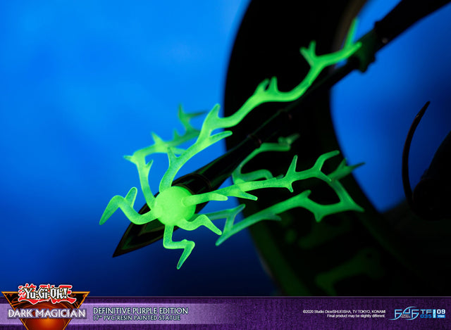 Yu-Gi-Oh! – Dark Magician (Definitive Purple Edition)  (launchphoto_dmpurple_de-19.jpg)