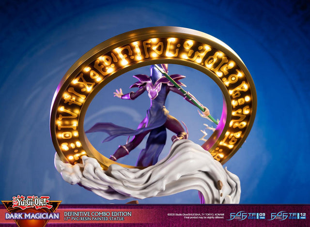 Yu-Gi-Oh! – Dark Magician (Definitive Combo Edition) (launchphoto_dmpurple_de-24_1.jpg)