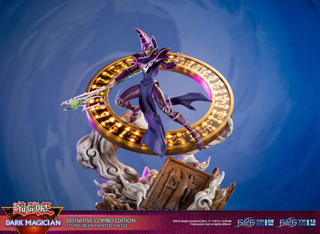 Yu-Gi-Oh! – Dark Magician (Definitive Combo Edition) (launchphoto_dmpurple_de-32_1.jpg)