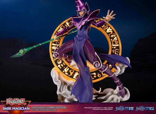 Yu-Gi-Oh! – Dark Magician (Exclusive Combo Edition)  (launchphoto_dmpurple_ex-18_1.jpg)