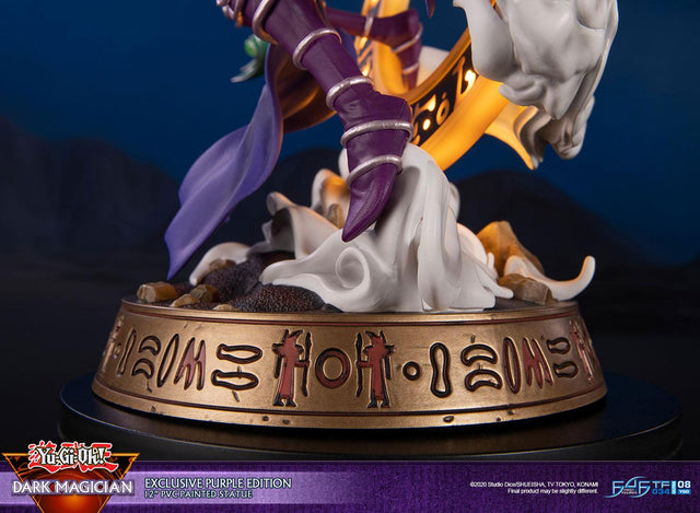 Yu-Gi-Oh! – Dark Magician (Exclusive Purple Edition)  (launchphoto_dmpurple_ex-23.jpg)