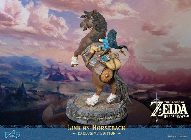 The Legend of Zelda™: Breath of The Wild - Link on Horseback (Exclusive Edition) (linkonhorseback_ex_04.jpg)