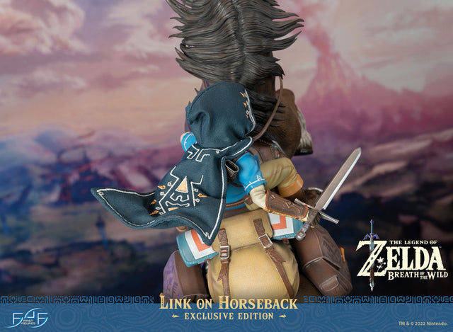 The Legend of Zelda™: Breath of The Wild - Link on Horseback (Exclusive Edition) (linkonhorseback_ex_14.jpg)