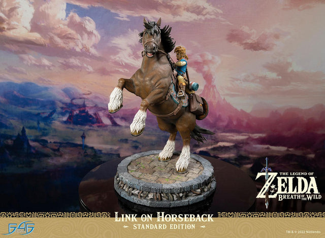 The Legend of Zelda™: Breath of The Wild - Link on Horseback (Standard Edition) (linkonhorseback_st_02_2.jpg)