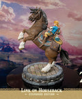 The Legend of Zelda™: Breath of The Wild - Link on Horseback (Standard Edition) (linkonhorseback_st_03_2.jpg)