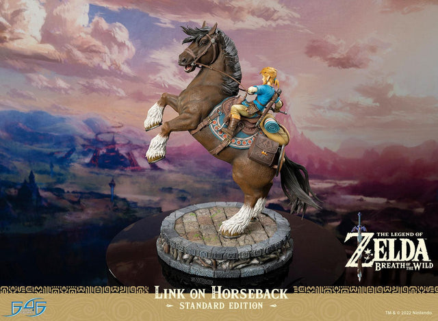 The Legend of Zelda™: Breath of The Wild - Link on Horseback (Standard Edition) (linkonhorseback_st_03_2.jpg)