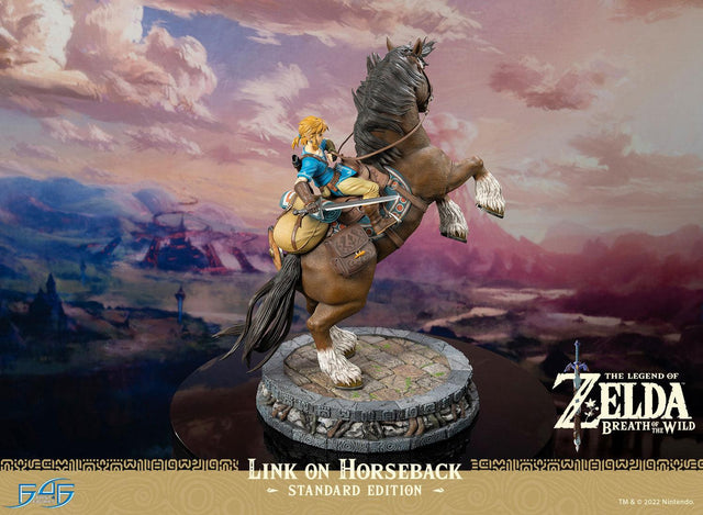 The Legend of Zelda™: Breath of The Wild - Link on Horseback (Standard Edition) (linkonhorseback_st_06_2.jpg)