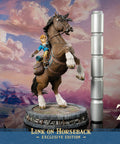 The Legend of Zelda™: Breath of The Wild - Link on Horseback (Exclusive Edition) (linkonhorseback_st_09.jpg)