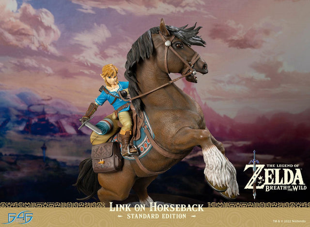 The Legend of Zelda™: Breath of The Wild - Link on Horseback (Standard Edition) (linkonhorseback_st_11_1.jpg)