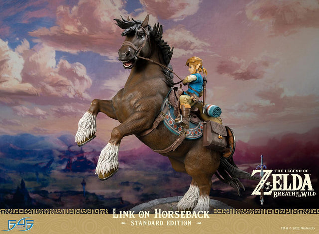 The Legend of Zelda™: Breath of The Wild - Link on Horseback (Standard Edition) (linkonhorseback_st_12_1.jpg)