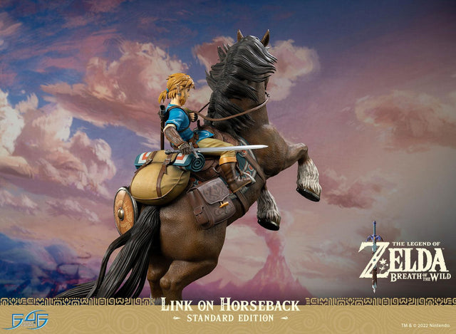 The Legend of Zelda™: Breath of The Wild - Link on Horseback (Standard Edition) (linkonhorseback_st_14_1.jpg)