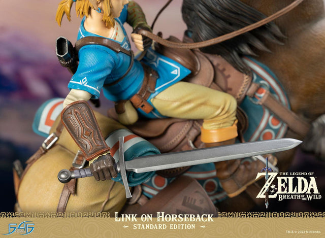 The Legend of Zelda™: Breath of The Wild - Link on Horseback (Standard Edition) (linkonhorseback_st_16_1.jpg)