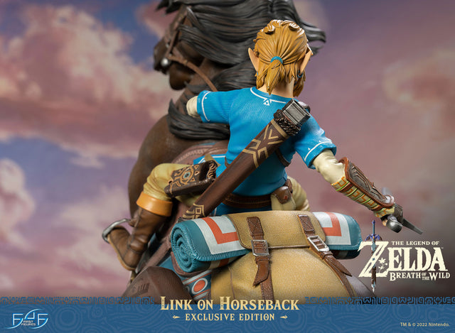 The Legend of Zelda™: Breath of The Wild - Link on Horseback (Exclusive Edition) (linkonhorseback_st_18.jpg)