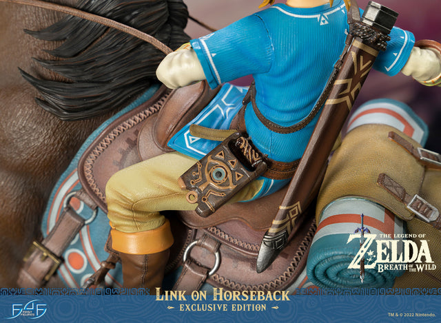 The Legend of Zelda™: Breath of The Wild - Link on Horseback (Exclusive Edition) (linkonhorseback_st_19.jpg)