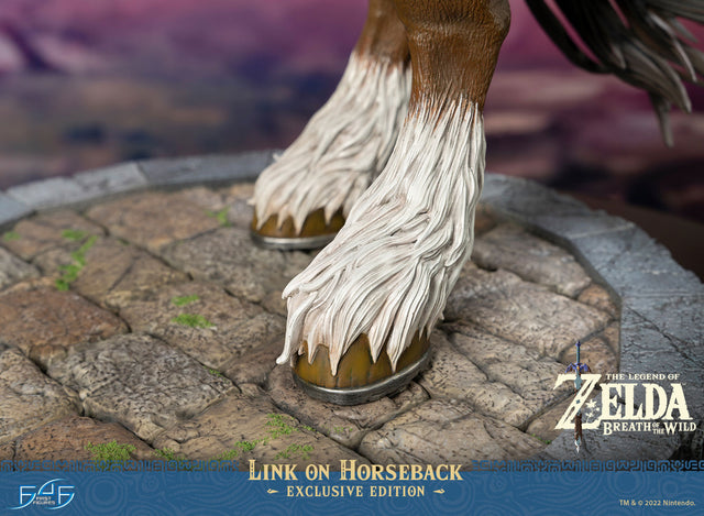 The Legend of Zelda™: Breath of The Wild - Link on Horseback (Exclusive Edition) (linkonhorseback_st_20.jpg)