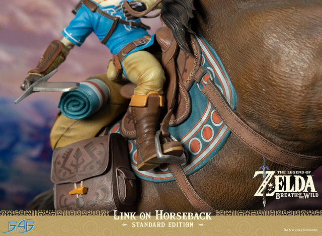 The Legend of Zelda™: Breath of The Wild - Link on Horseback (Standard Edition) (linkonhorseback_st_22_2.jpg)
