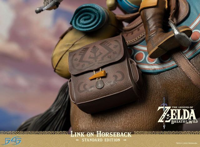 The Legend of Zelda™: Breath of The Wild - Link on Horseback (Standard Edition) (linkonhorseback_st_23_2.jpg)