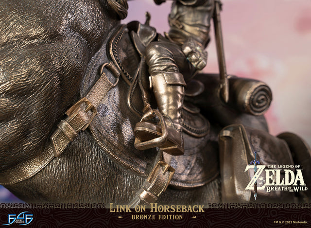 The Legend of Zelda™: Breath of The Wild - Link on Horseback (Bronze Edition) (linkonhorseback_var_19_1.jpg)