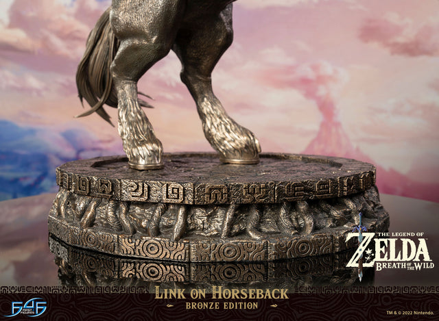 The Legend of Zelda™: Breath of The Wild - Link on Horseback (Bronze Edition) (linkonhorseback_var_26_1.jpg)