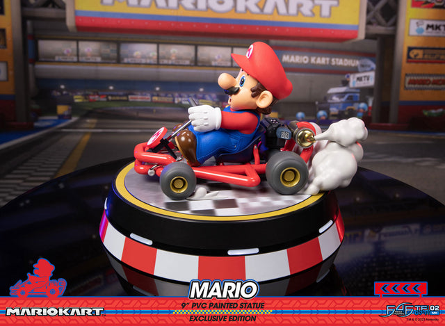 Mario Kart PVC - Exclusive Edition (mariokartex_01.jpg)