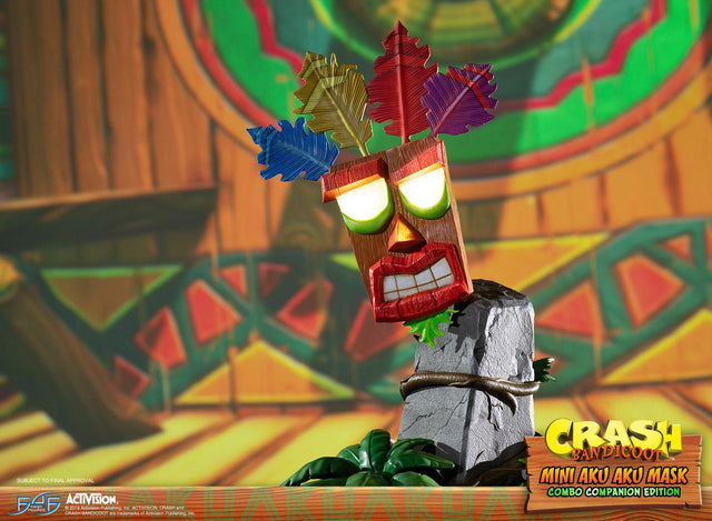 Crash Bandicoot™- Mini Aku Aku Mask Combo Companion Edition  (miniakuakumask-combo-h-02.jpg)