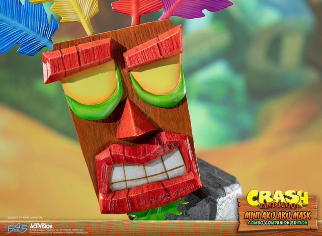 Crash Bandicoot™- Mini Aku Aku Mask Combo Companion Edition  (miniakuakumask-combo-h-08.jpg)