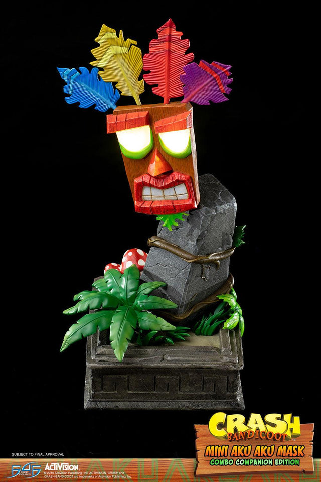 Crash Bandicoot™- Mini Aku Aku Mask Combo Companion Edition  (miniakuakumask-combo-v-01.jpg)