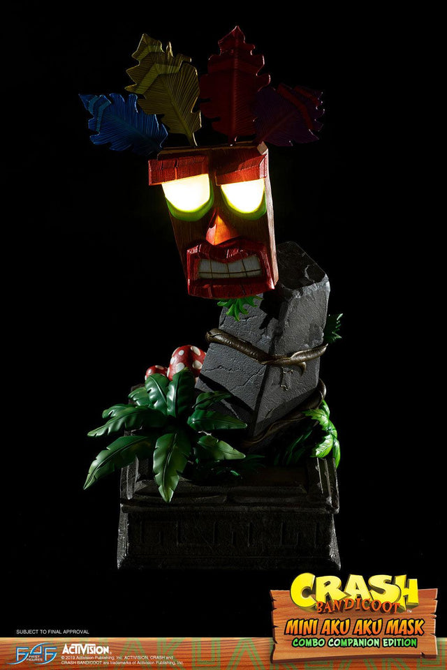 Crash Bandicoot™- Mini Aku Aku Mask Combo Companion Edition  (miniakuakumask-combo-v-02.jpg)