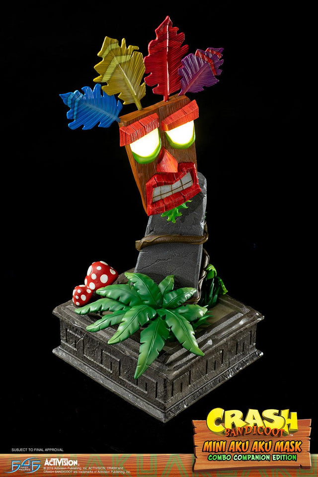 Crash Bandicoot™- Mini Aku Aku Mask Combo Companion Edition  (miniakuakumask-combo-v-05.jpg)