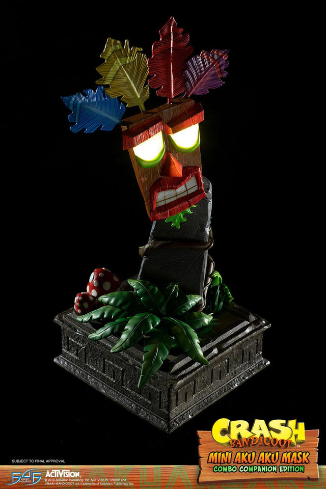 Crash Bandicoot™- Mini Aku Aku Mask Combo Companion Edition  (miniakuakumask-combo-v-06.jpg)