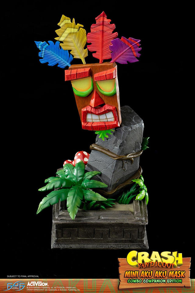 Crash Bandicoot™- Mini Aku Aku Mask Combo Companion Edition  (miniakuakumask-combo-v-07.jpg)