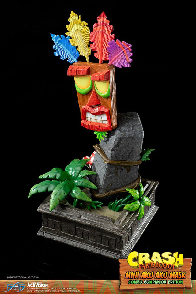 Crash Bandicoot™- Mini Aku Aku Mask Combo Companion Edition  (miniakuakumask-combo-v-08.jpg)