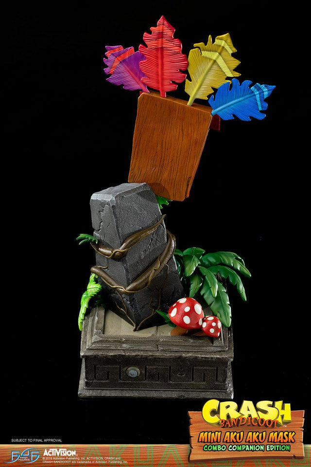 Crash Bandicoot™- Mini Aku Aku Mask Combo Companion Edition  (miniakuakumask-combo-v-10.jpg)