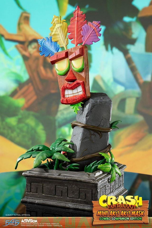 Crash Bandicoot™- Mini Aku Aku Mask Combo Companion Edition  (miniakuakumask-combo-v-13.jpg)