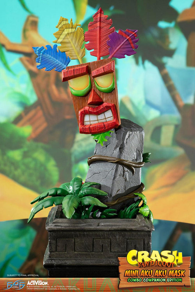 Crash Bandicoot™- Mini Aku Aku Mask Combo Companion Edition  (miniakuakumask-combo-v-14.jpg)