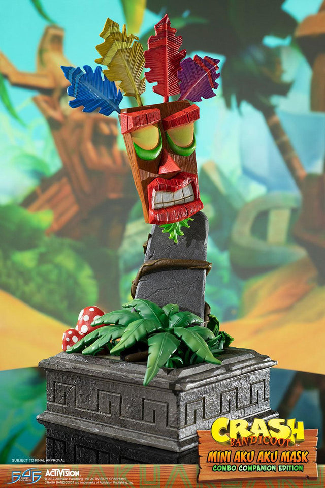 Crash Bandicoot™- Mini Aku Aku Mask Combo Companion Edition  (miniakuakumask-combo-v-16.jpg)