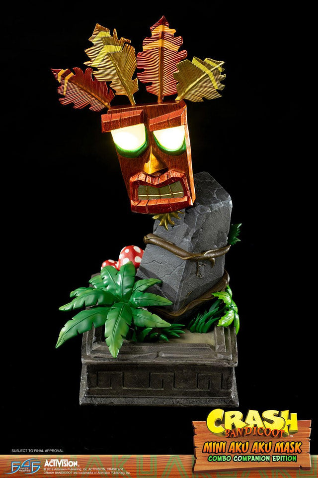 Crash Bandicoot™- Mini Aku Aku Mask Combo Companion Edition  (miniakuakumask-combo-v-23.jpg)