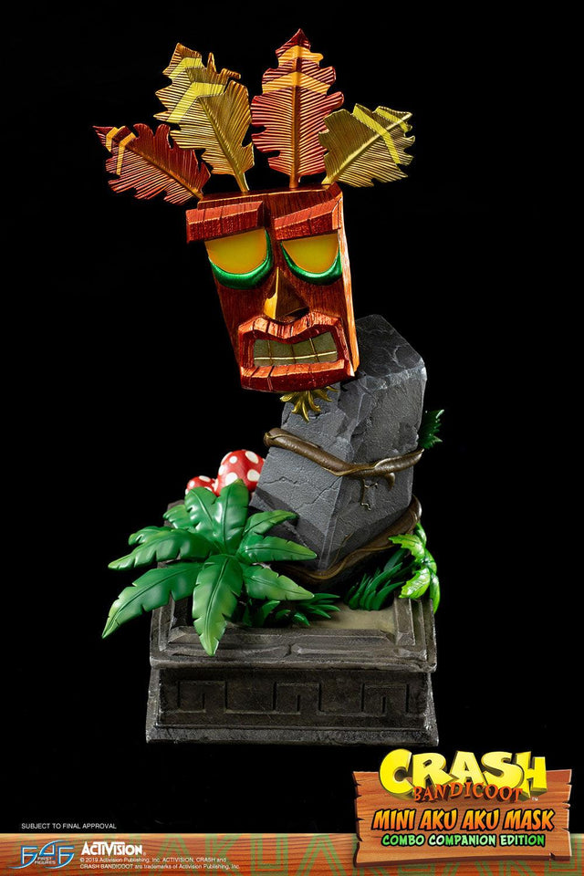 Crash Bandicoot™- Mini Aku Aku Mask Combo Companion Edition  (miniakuakumask-combo-v-24.jpg)